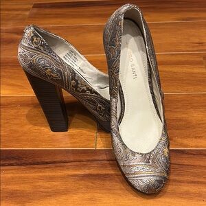 Elegant Women's Heels in Gold and Brown by Marco Santi